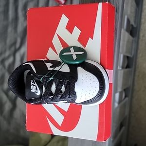 Nike Panda Dunks - Size 4